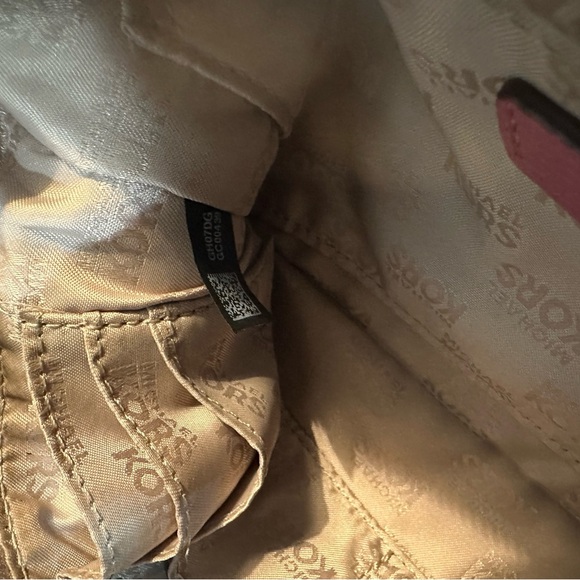 💗💗Michael Kors MK Large Pebbled Pink Leather Clutch Wristlet - Picture 9 of 13